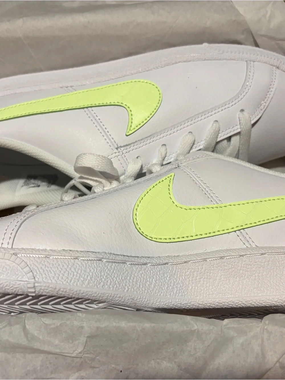 Nike sleek white